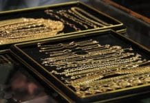 Furt de bijuterii de 10.000 de lei la un magazin din Suceava. O femeie a fost reținută după percheziții