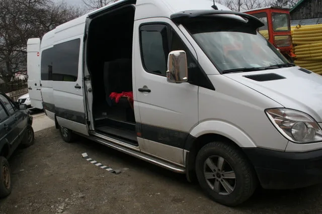 microbuz contrabanda
