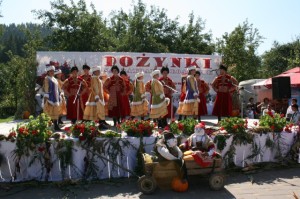 Muzica şi dansurile tradţionale au încheiat manifestarea de sâmbătă