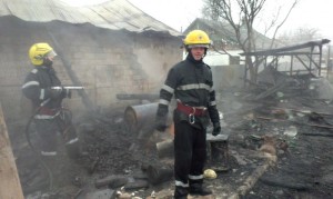 incendiu casa pompieri isu interventie (13)