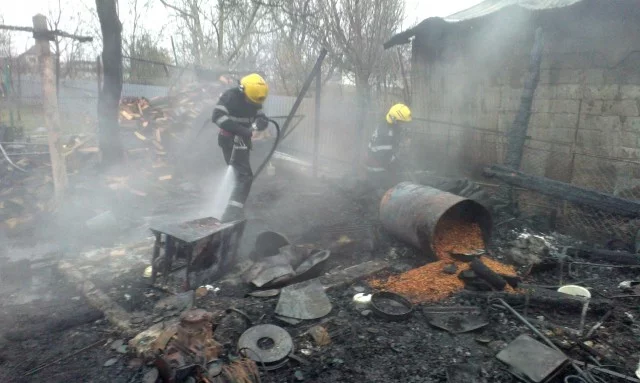 incendiu casa pompieri isu interventie (6)