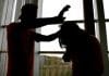 Bărbat arestat preventiv la Fălticeni pentru violență în familie: Și-a băut soția cu pumnii și picioarele, provocându-i fracturi și 50-55 zile de îngrijiri medicale