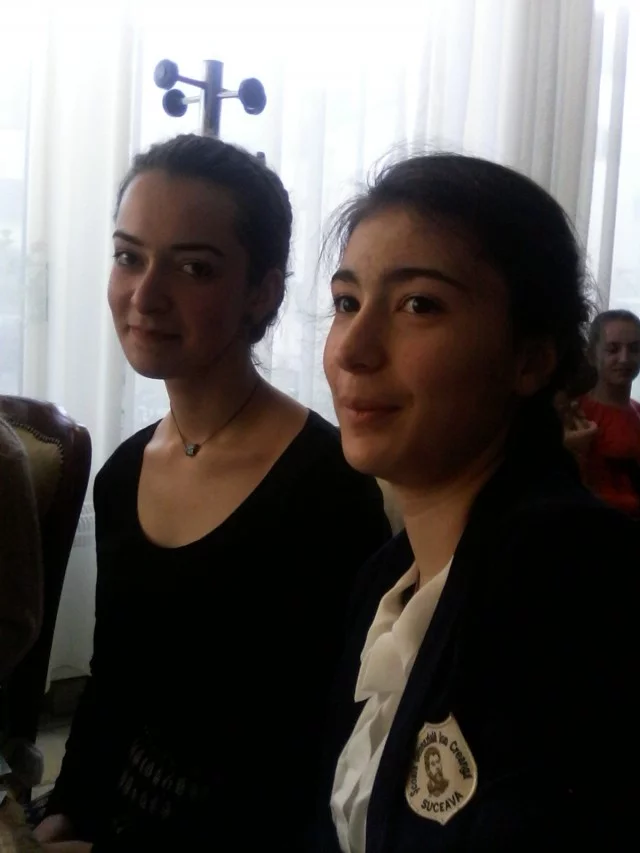 Petrovici Daniela Premiul I-  stanga Popescu Irina  Mentiune- dreapta