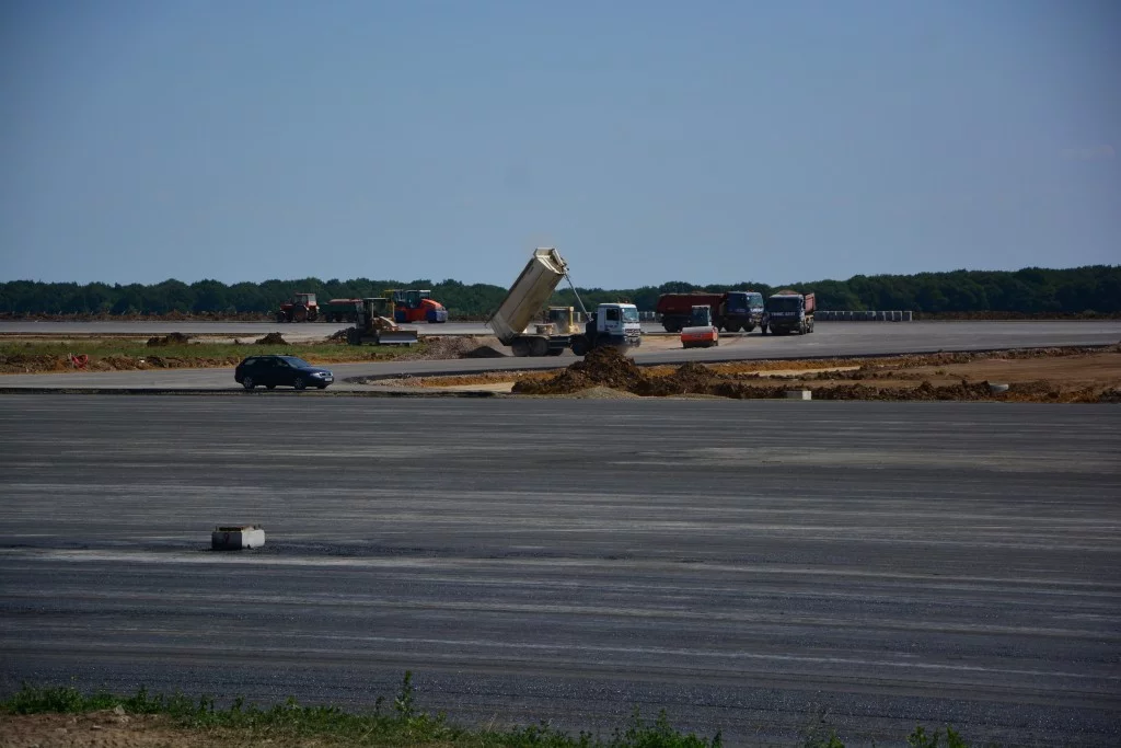 aeroport basisanu nechifor mariuta sorescu miron (18)