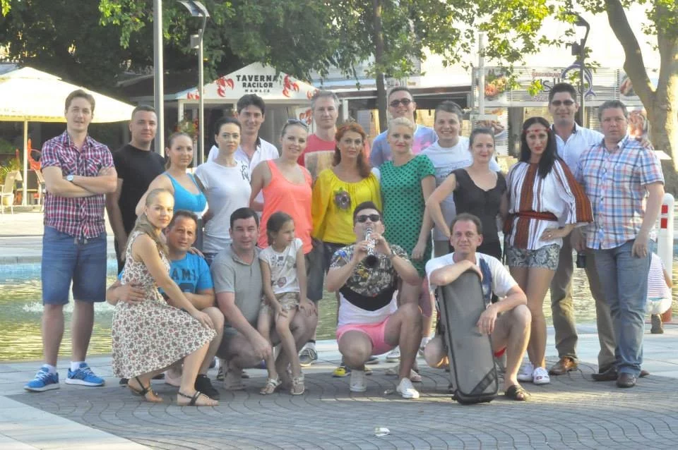 flash-mob targul de turism al bucovinei de la mamaia - ansamblul ciprian porumbescu (5)