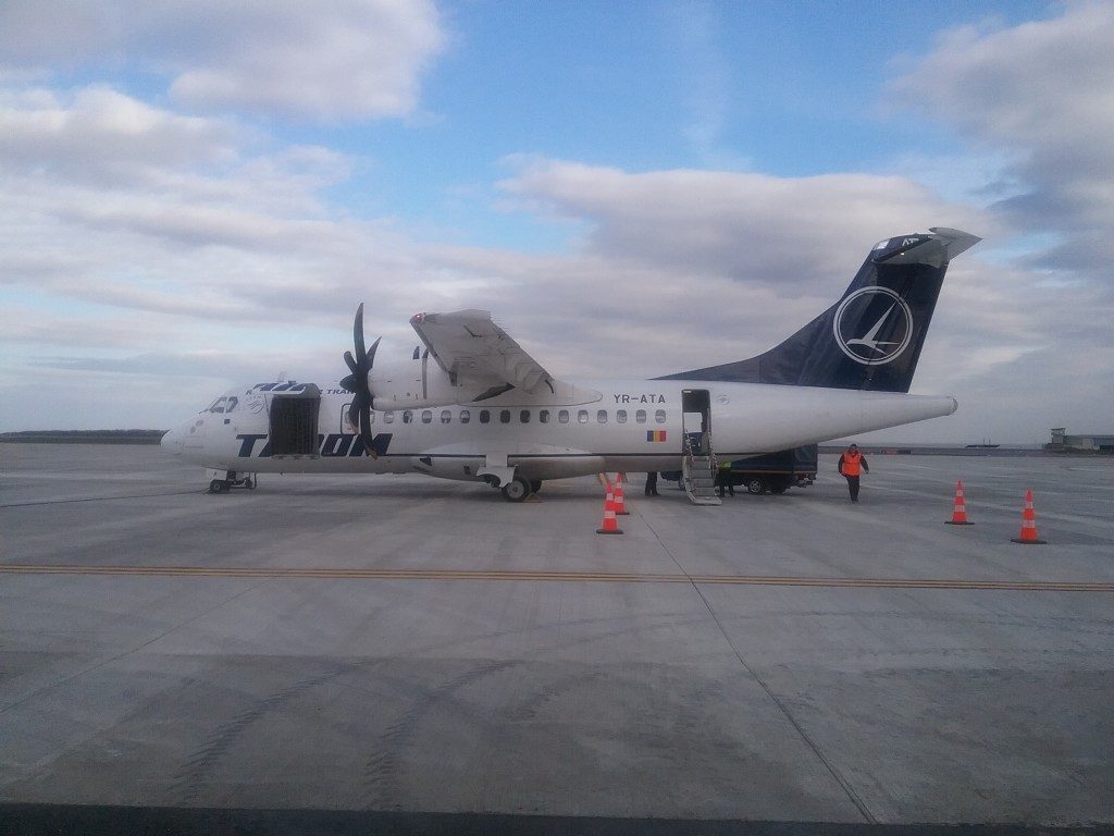 avion Tarom, aeroport suceava