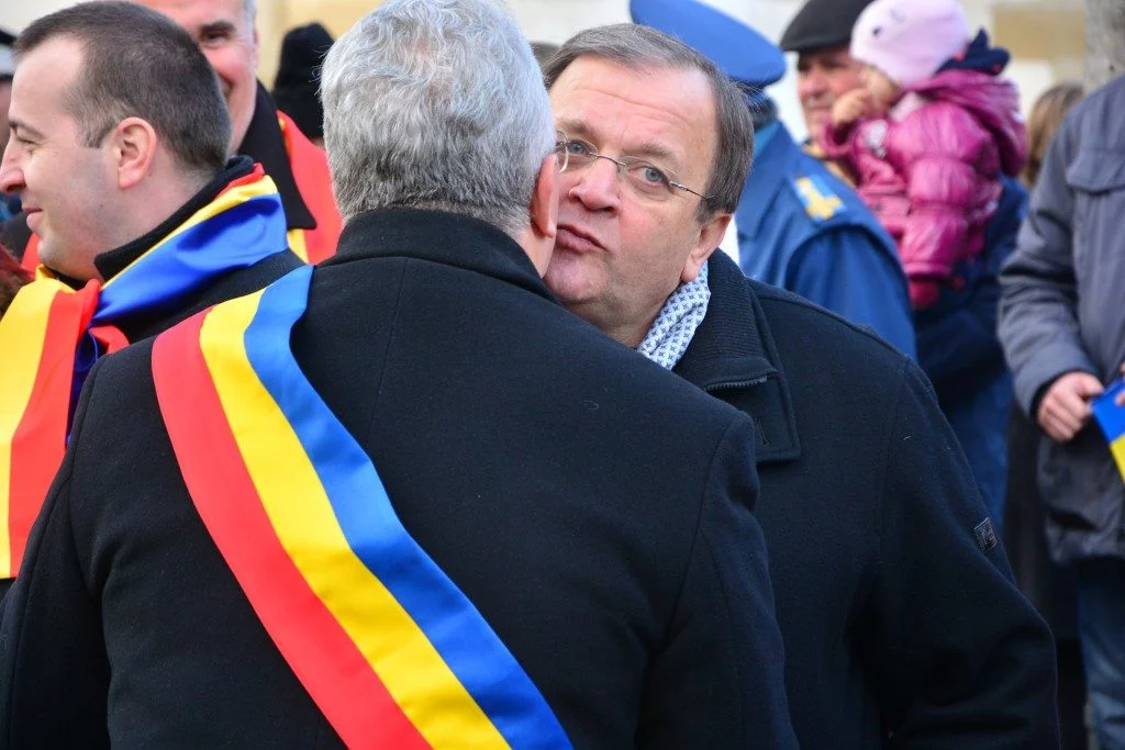 Lungu Flutur sarut