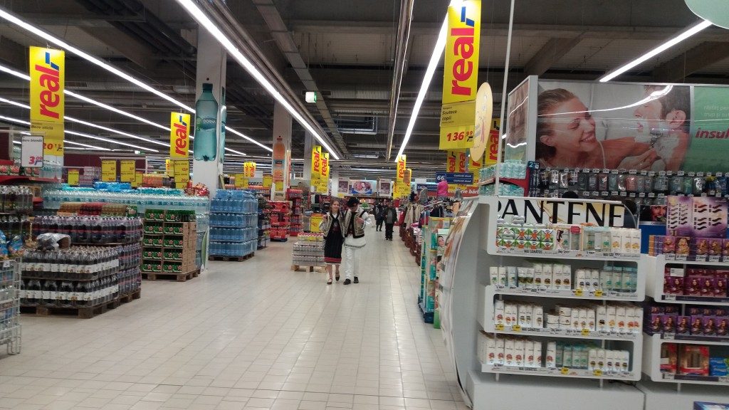 hypermarket real dansatori populara