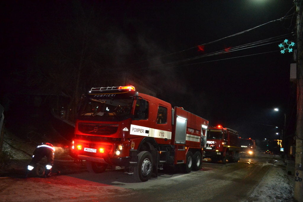 pensiune incendiu pompieri noaptea