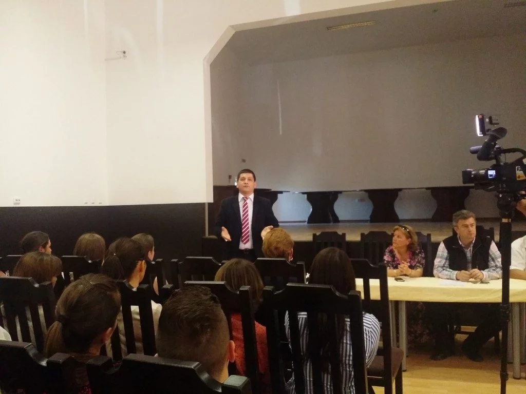 Straja candidat