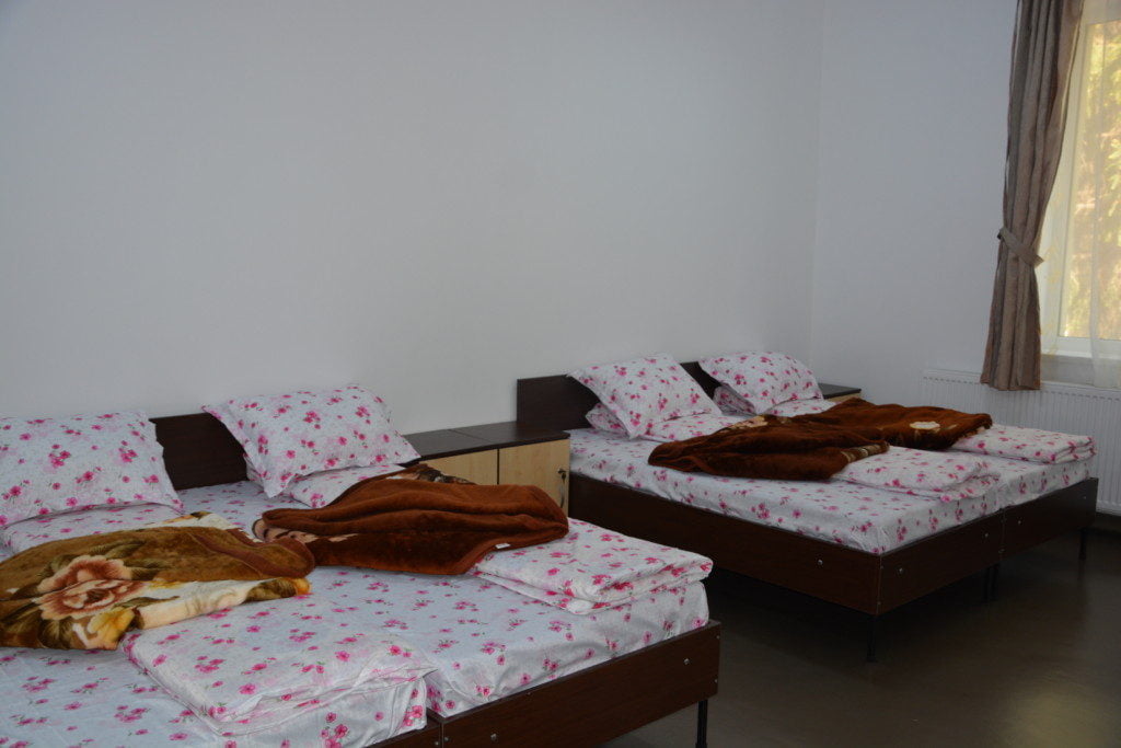 Todiresti centru nechifor adomnitei batrani bolnavi spital salon (36)