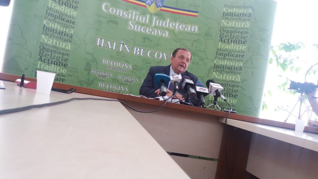 Flutur la prima conferinta de presa din mandatul 2016-2020 (1)