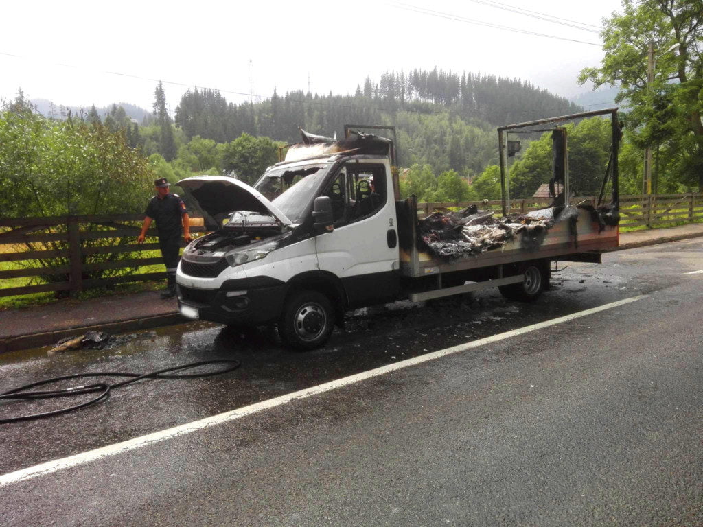 autoutilitara remorca incendiu isu masina dn 17 (3)