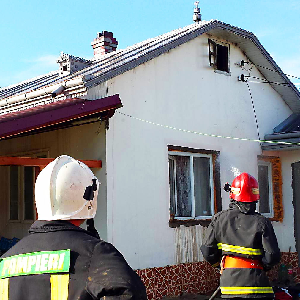 incendiu acoperis isu (5)