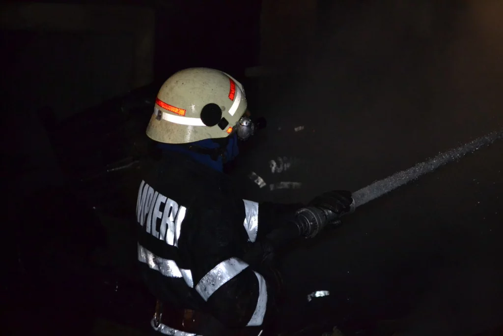 pompieri, incendiu Pantinu, Vatra Moldovitei (10)
