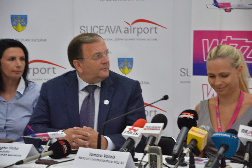 Flutur wizz avion dansatori buciume (24)