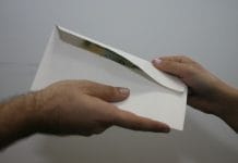 Flagrant la Câmpulung Moldovenesc, într-un dosar de șantaj. Un bărbat și o femeie, reținuți 24 de ore