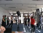 Alexander Hausvater si actorii Teatrului Matei Visniec (1)