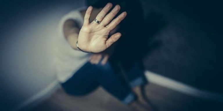Cinci intervenții ale polițiștilor suceveni în cazuri de violență intrafamilială într-o singură zi. În trei cazuri s-a dispus internarea agresorilor în Secția de Psihiatrie, unul a fost reținut, iar altul a primit ordin de restricție