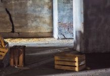 Bărbat din Burla, rănit grav după ce a căzut în beciul unui consătean