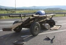 Trei persoane aruncate din căruță la Preutești după ce calul s-a speriat de un tractor