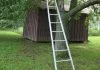 Bărbat de 68 de ani, rănit grav după ce a căzut de pe o scară în timp ce culegea struguri, la Plopeni