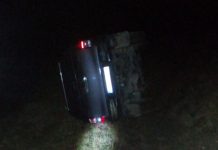 Accident în Ciprian Porumbescu: BMW răsturnat după impact cu un cap de pod; doi tineri răniți