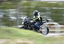 Tânăr motociclist rănit după ce a intrat în anvelopa unei remorci pe DJ209D, în zona Costâna