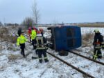 microbuz răsturnat cale ferată (1)
