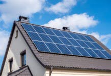 Sucevean păgubit cu 20.000 de lei după ce a plătit avans pentru un sistem fotovoltaic care nu a mai fost montat niciodată