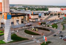 Program special de sărbători la Iulius Mall Suceava: Cinema City și Clubul Strikers, deschise în prima zi de Crăciun și pe 1 ianuarie 2026