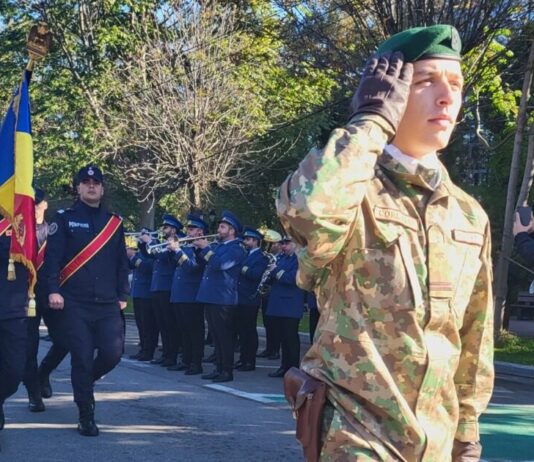 Ceremonial militar duminică, în Piața Tricolorului, de Ziua Armatei Române
