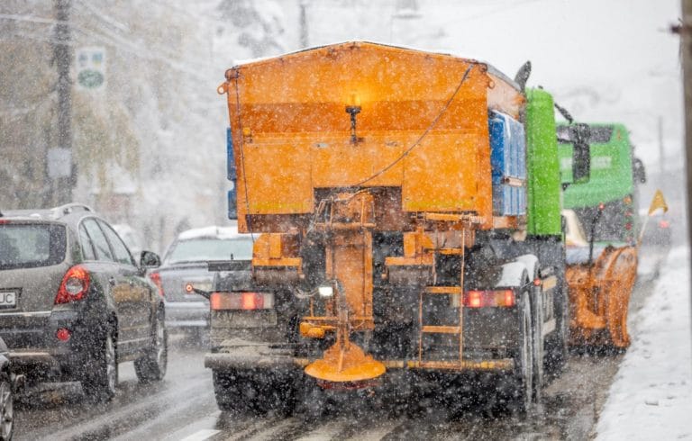 Informare meteo de răcire accentuată a vremii, brumă și îngheț la sol, precipitații mixte, cantități de apă însemnate, strat de zăpadă și intensificări ale vântului