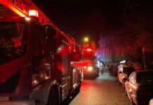 Incendiu într-un apartament de pe Aleea Jupiter din Suceava pornit de la o priză defectă. 13 persoane au fost evacuate
