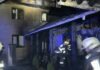 Incendiu în noapte la o gospodărie din Poiana Mărului. Cinci echipaje de pompieri au acționat pentru lichidarea acestuia