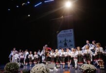 Ansamblul Suflet Bucovinean a sărbătorit un an de activitate cu un spectacol emoționant la Teatrul Matei Vișniec