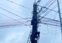 Din 2 decembrie, Primăria Suceava taie cablurile „fantomă” de pe stâlpi: începe curățenia aeriană în centrul orașului