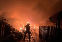 Incendiu devastator la o gospodărie din comuna Putna de la un cablu electric defect