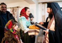 PS Damaschin Dorneanul a binecuvântat cinci locuințe reconstruite pentru sinistrații din Broșteni printr-un proiect umanitar al Arhiepiscopiei Sucevei și Rădăuților