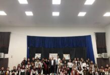 Elevii din Cajvana au sărbătorit Ziua Bucovinei și Ziua Națională cu Fast și Emoție- Omagiu Eroilor și Inimi Tricolore