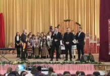 „Vine, vine Moș Crăciun!” la Broșteni: Eveniment emoționant cu colinde și cadouri pentru 647 de elevi