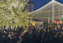 Primăria Suceava suplimentează bugetul pentru Revelionul din Piața 22 Decembrie cu 200.000 lei după ce a încasat peste 150.000 de lei de la operatorii economici din Târgul de Crăciun