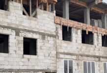 Blocul ilegal de pe Gheorghe Doja va fi demolat: Dezvoltatorul a primit amendă de 50.000 lei și trebuie să aducă terenul la starea inițială