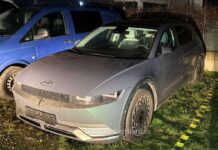 Mașină furată din Germania, descoperită fără plăcuțe de înmatriculare la Vicovu de Sus