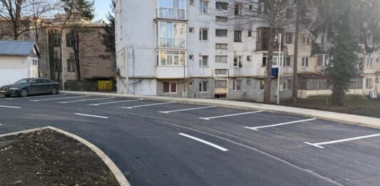 Primăria Suceava propune un nou regulament pentru parcările de domiciliu: Atribuire prin licitație online și abonamente anuale