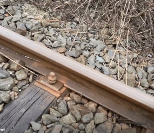 „Ai curaj să te sui în trenul de Putna?” – tirfoanele de la calea ferată în Vicovu de Jos se scot cu două degete