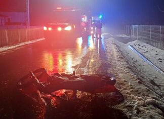 Un tânăr de 20 de ani, beat și fără permis s-a accidentat grav la Baia după ce a fugit de poliție pe o motocicletă Kawasaki