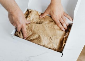 Locker, PUDO sau curier la ușă? Ce metodă de livrare a coletului este cea mai bună?