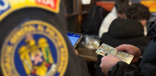 Acțiune de prevenire la școli din Gura Humorului: Elevi absenți de la cursuri, trimiși înapoi la ore și 340 de elevi instruiți despre riscurile consumului de alcool, tutun și droguri