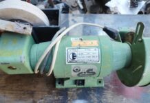 Un bărbat din comuna Slatina s-a autoaccidentat grav în timp ce poliza cuțite acasă